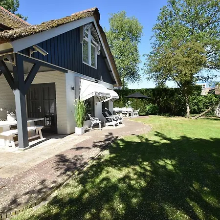 Landhuis Βίλα *